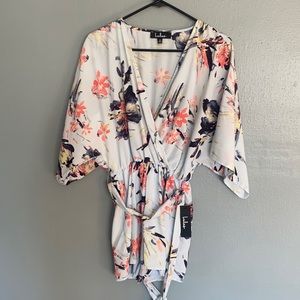 XS Lulu’s belted romper